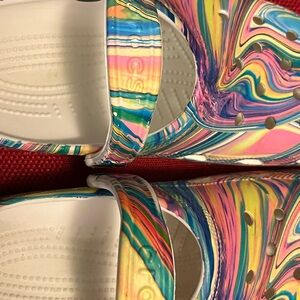 CROCS Multicolor Swirl Sandals
